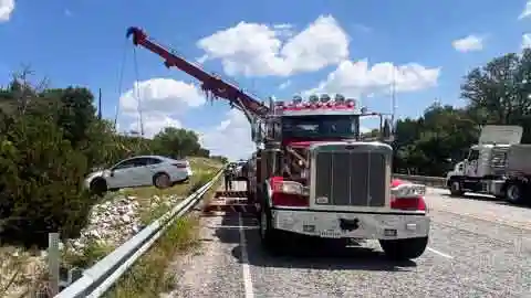 Heavy Truck Recovery Lometa TX